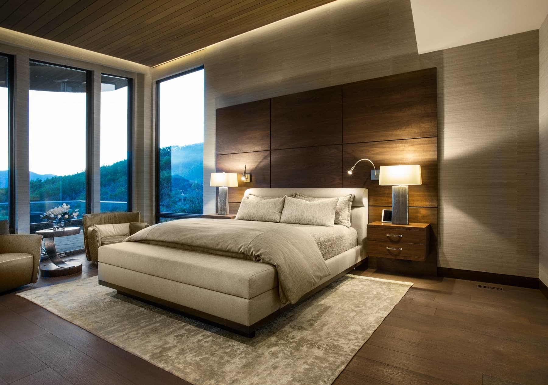 Crescent House — primary suite