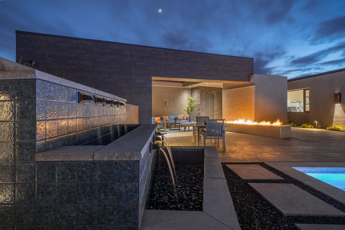 Desert Getaway — entry court