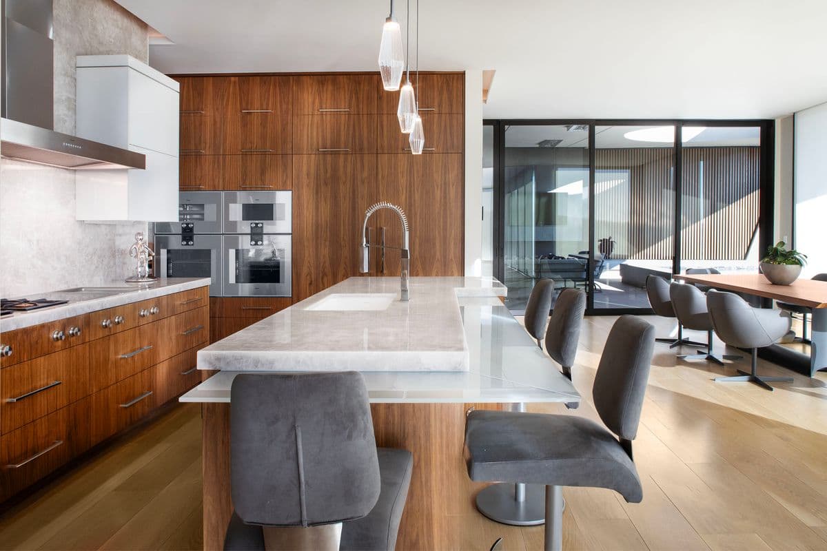 Pinnacle Home — kitchen
