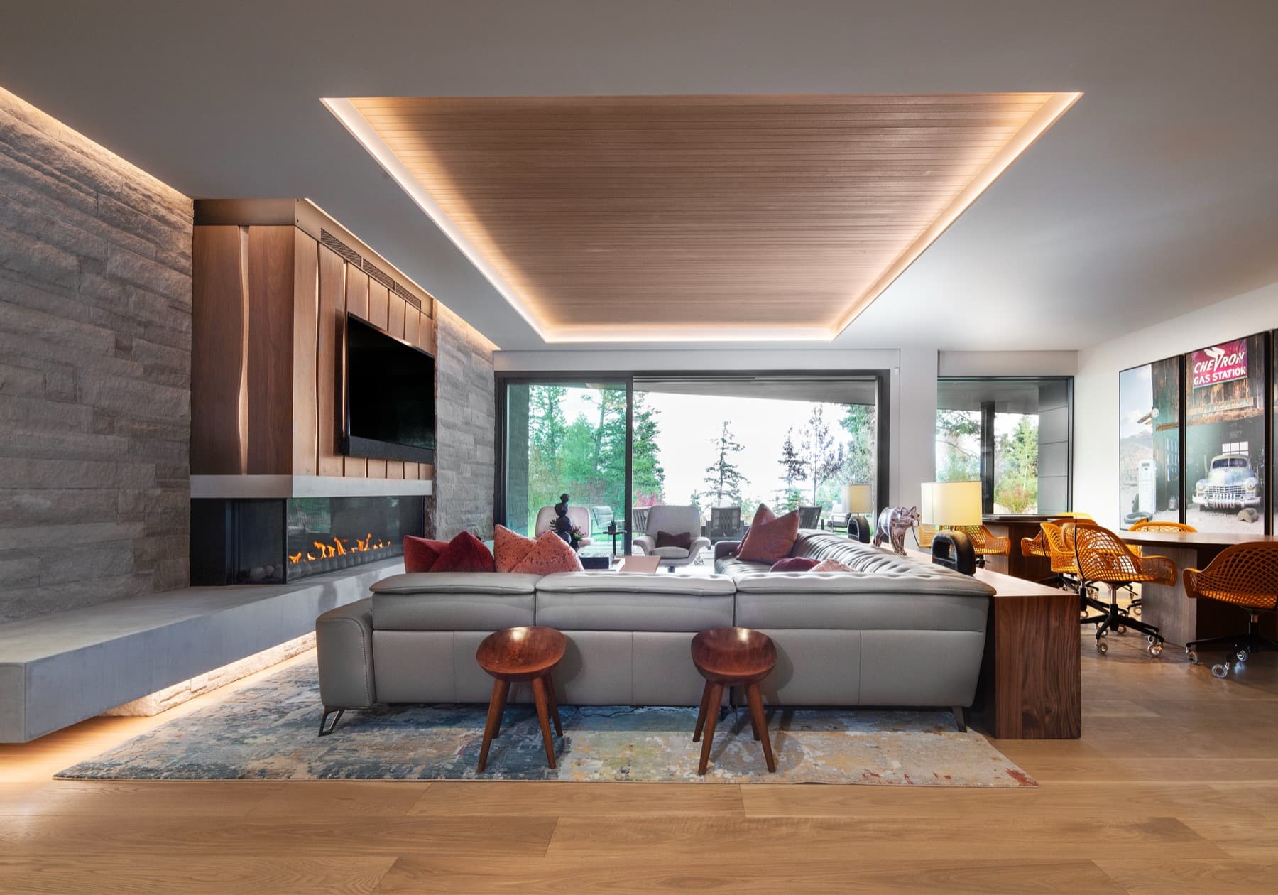 Rising Star — lower-level lounge