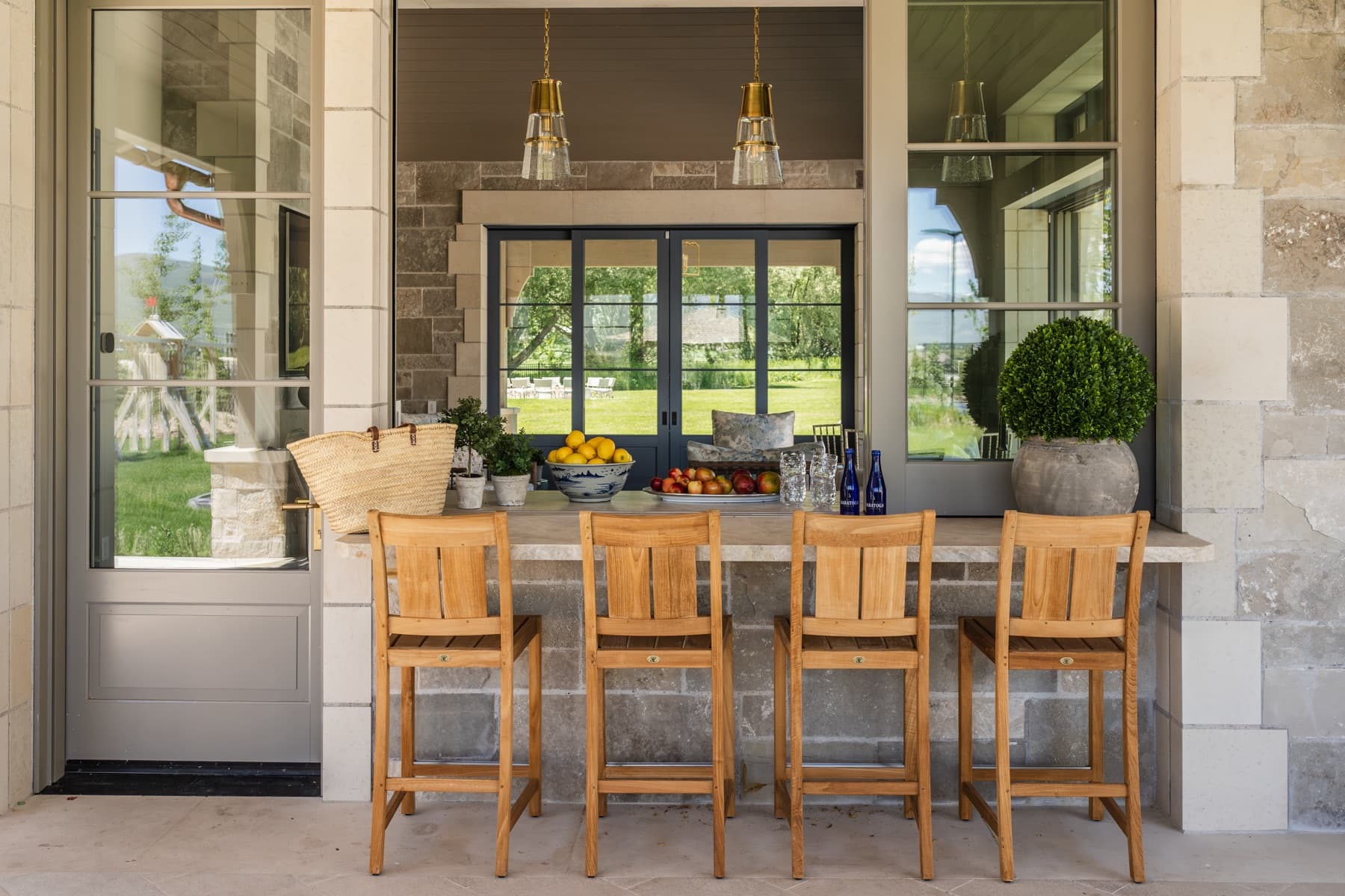 Stone Manor — loggia bar