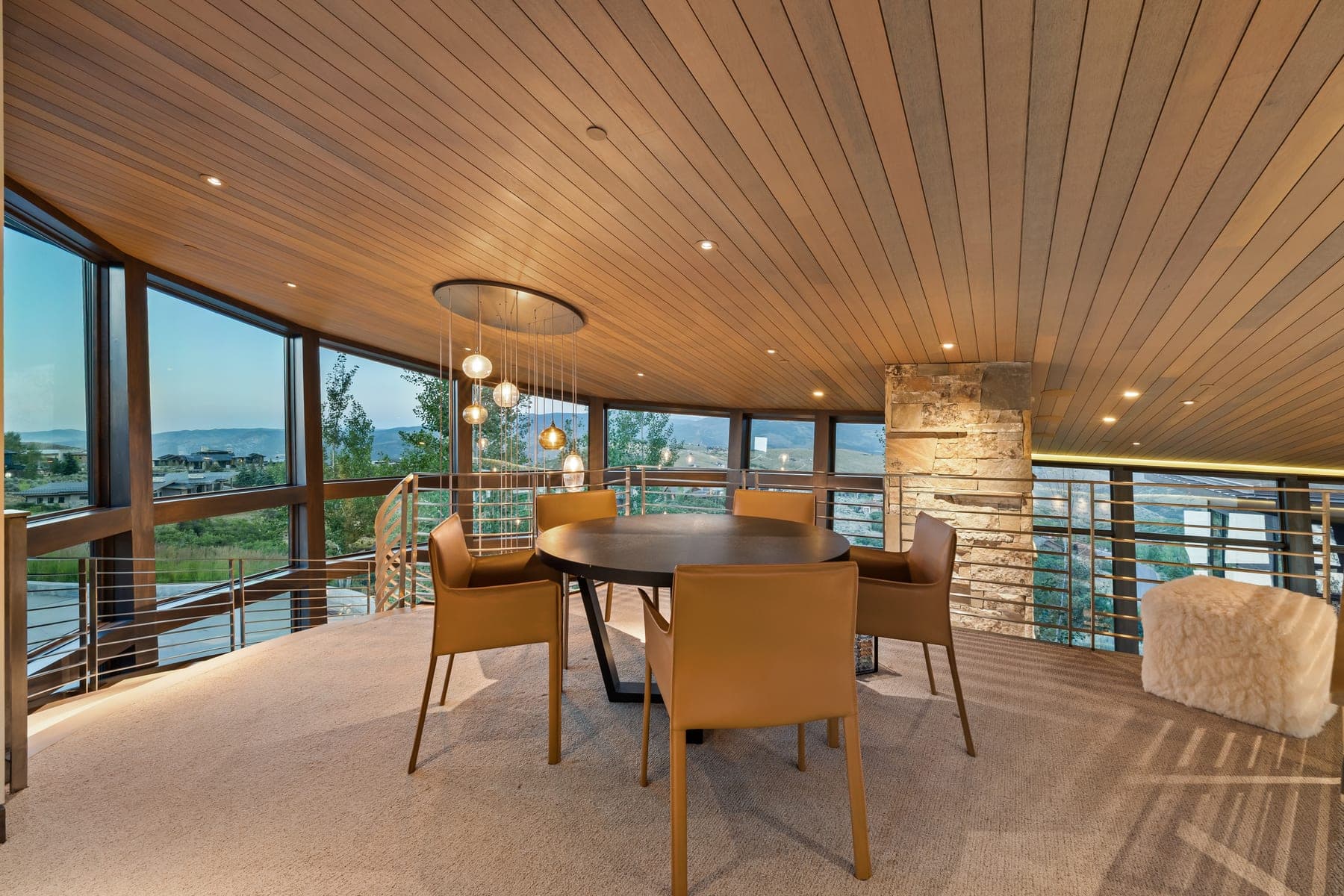 Sunny Ridge — loft dining