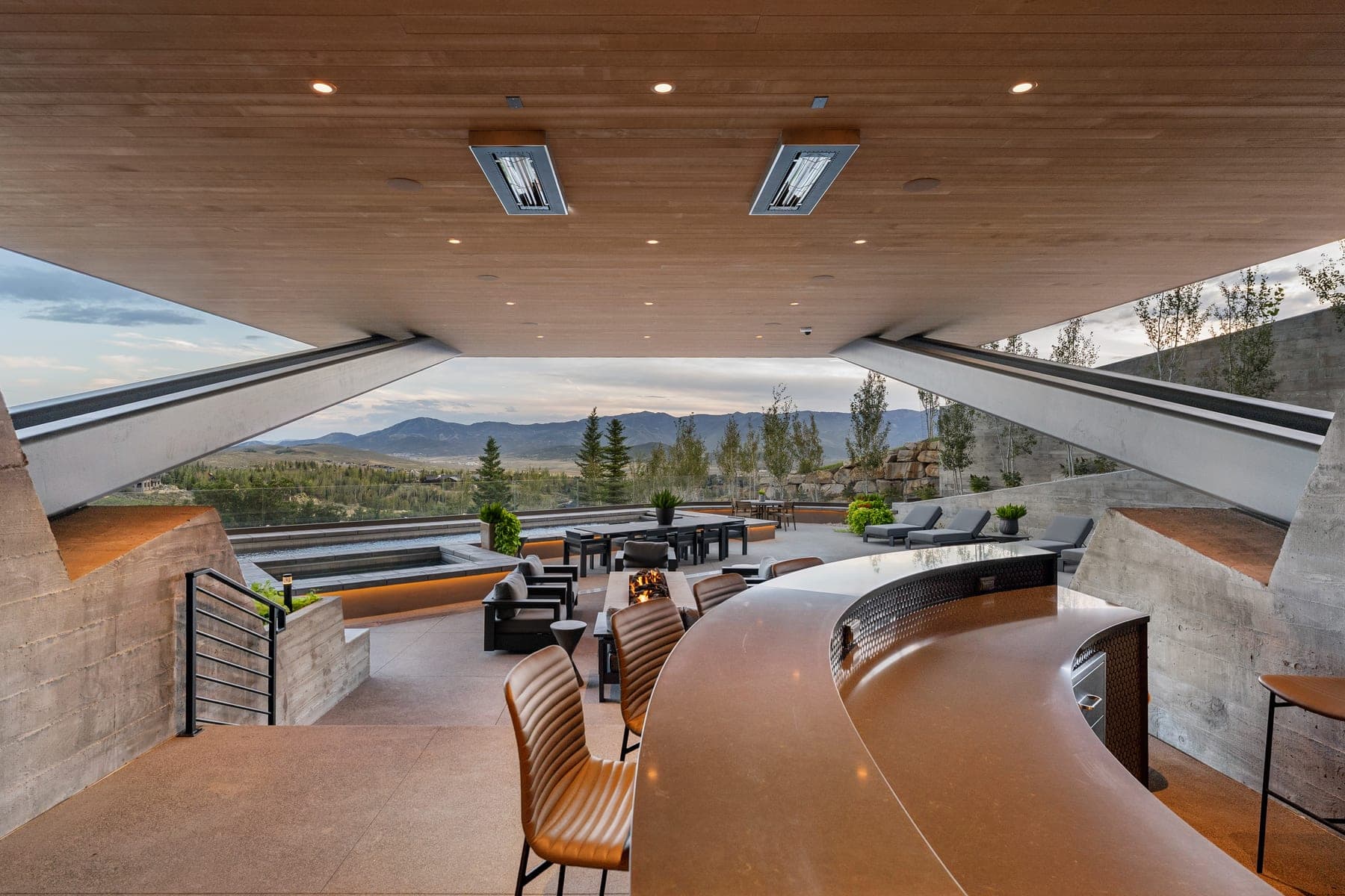 Vandamm Home — bar