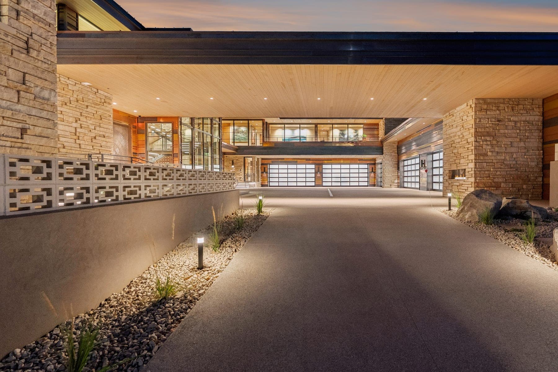 Vandamm Home — motor court