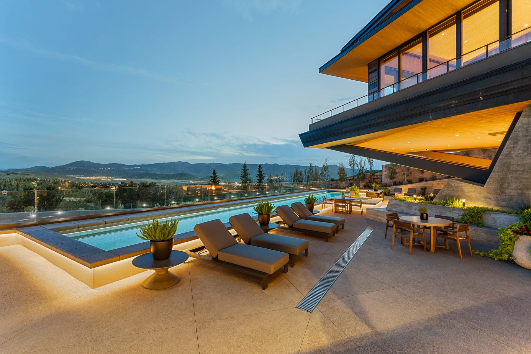 Vandamm Home — pool