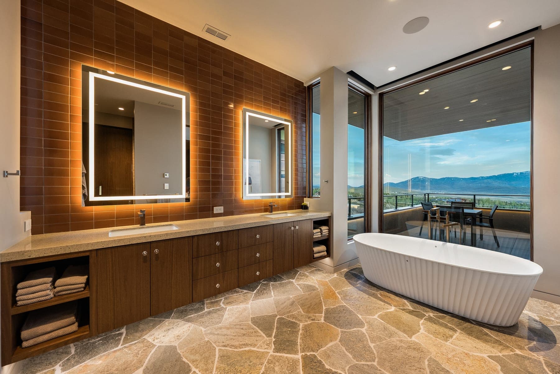 Vandamm Home — primary bath