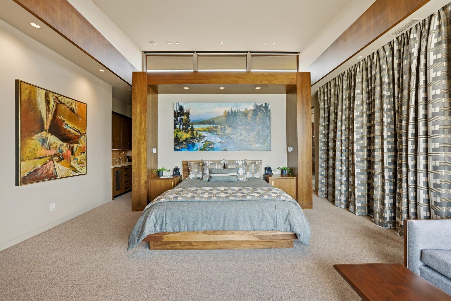 Vandamm Home — primary suite